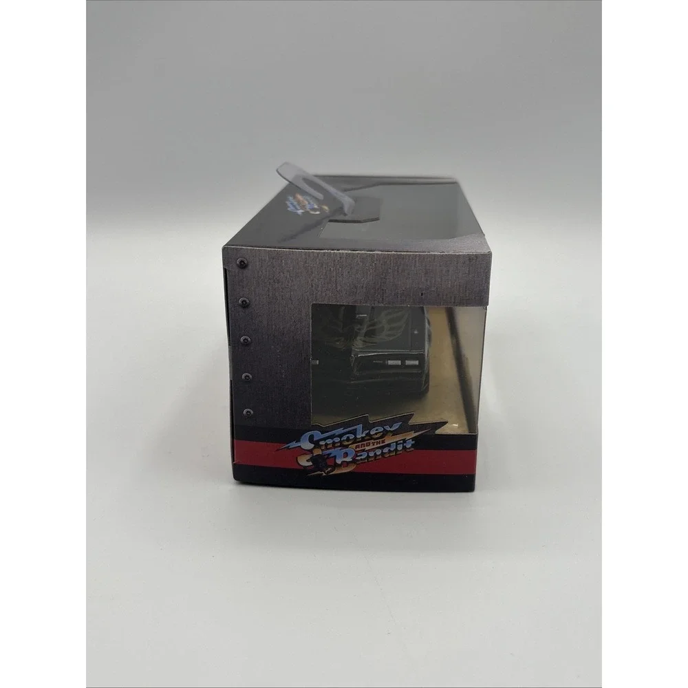 Jada Toys Hollywood Rides 1977 Pontiac Firebird Smokey and the Bandit 1/32 Scale